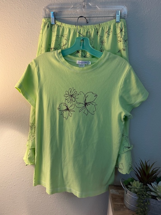 fresh produce Dresses & Skirts - fresh produce Lime Green Floral Skirt Set